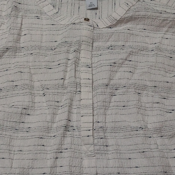 Liz Claiborne White and Navy Striped Top - Picture 3 of 5